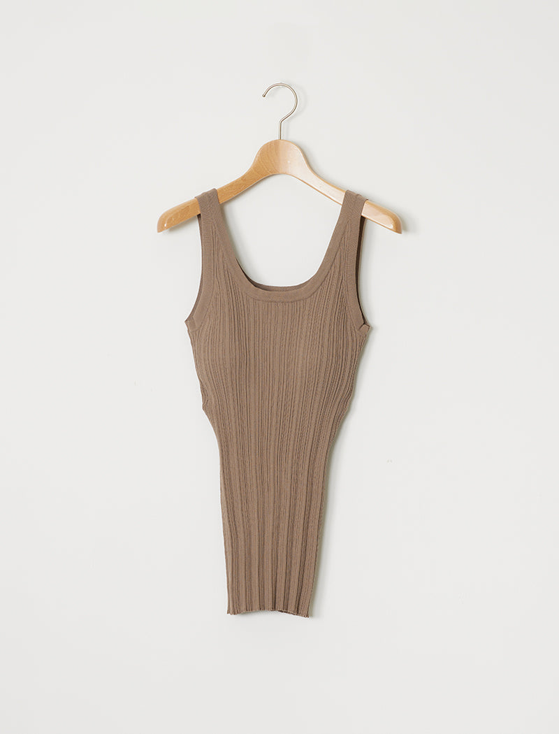 PLEATED STITCH TANK TOP