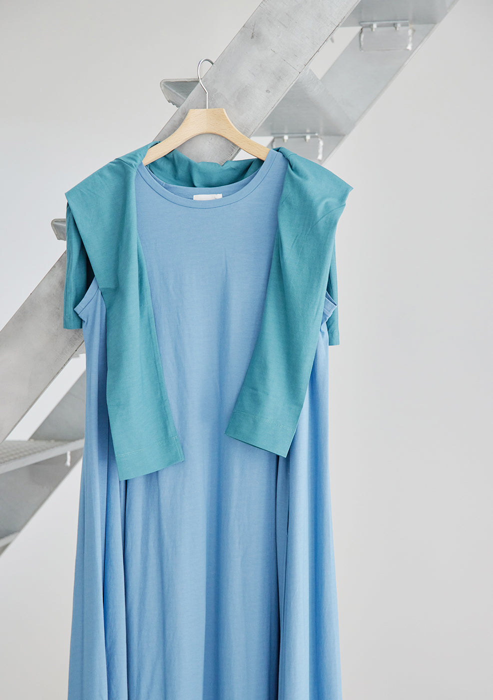 ADAWAS DRY JERSEY SLEEVELESS DRESS|涼やかに着映える大人の夏ワンピース