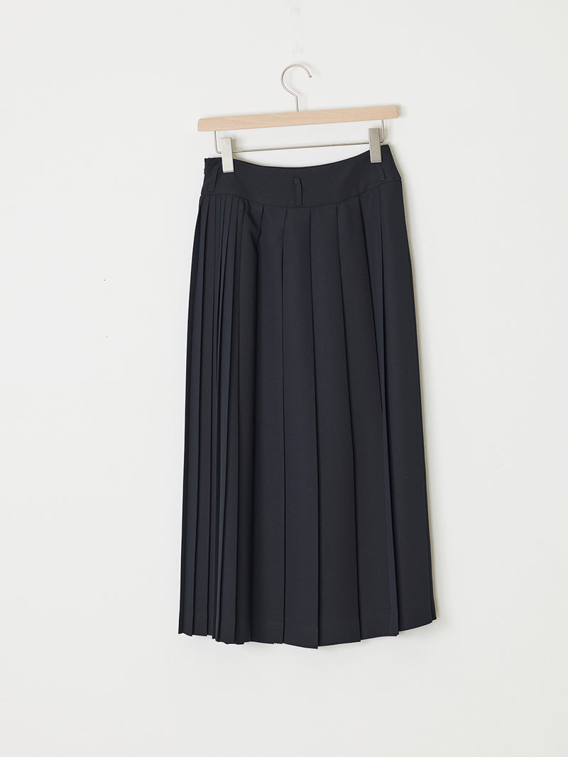 ASYMMETRIC PLEATED SKIRT