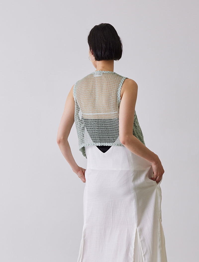 LILY EMBROIDERY V-NECK VEST