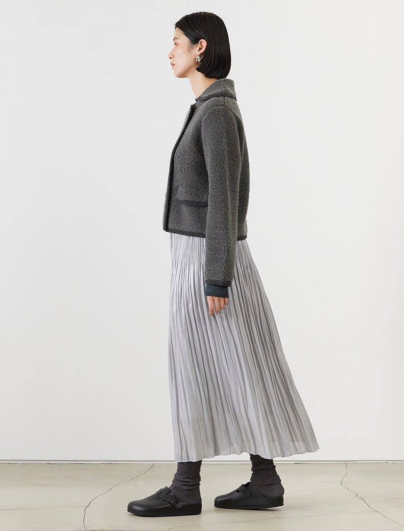 SHINY TEXTURED PLEATED SKIRT