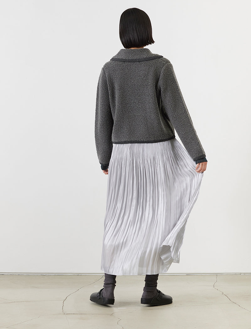 SHINY TEXTURED PLEATED SKIRT