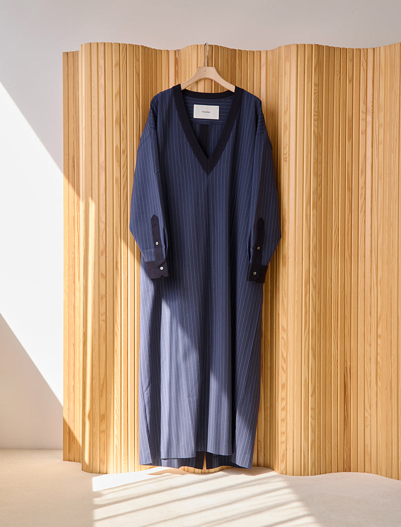 STRIPE V-NECK DRESS