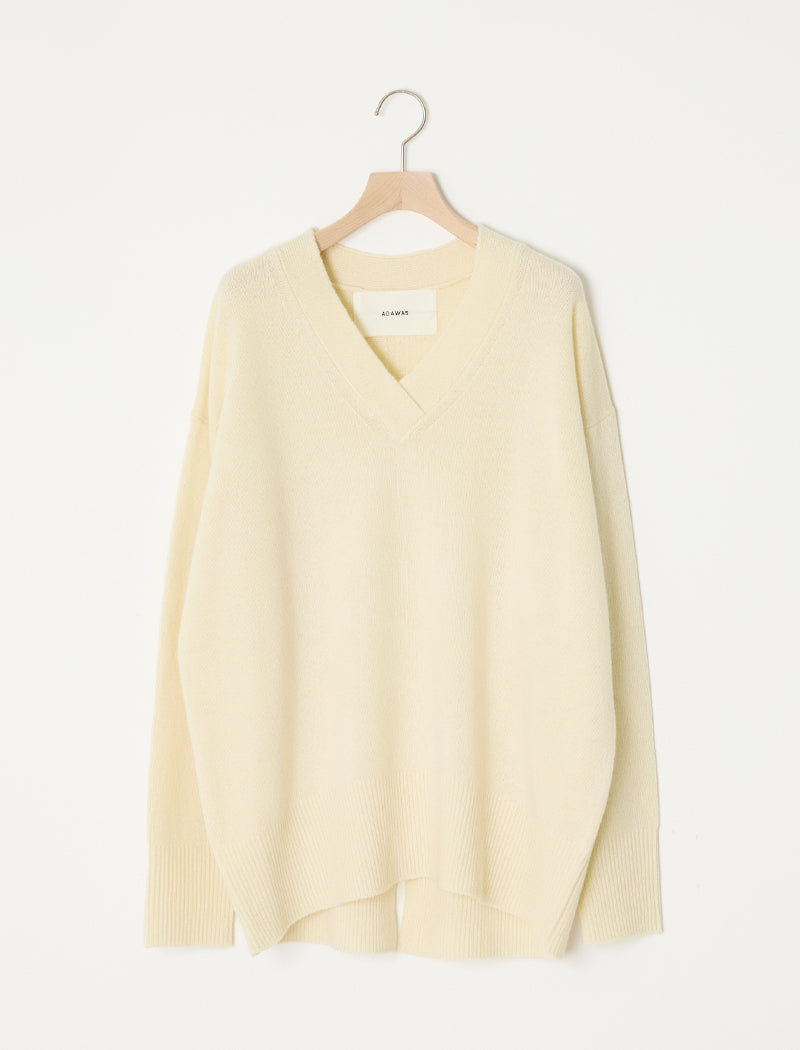 CASHMERE-BLEND V-NECK