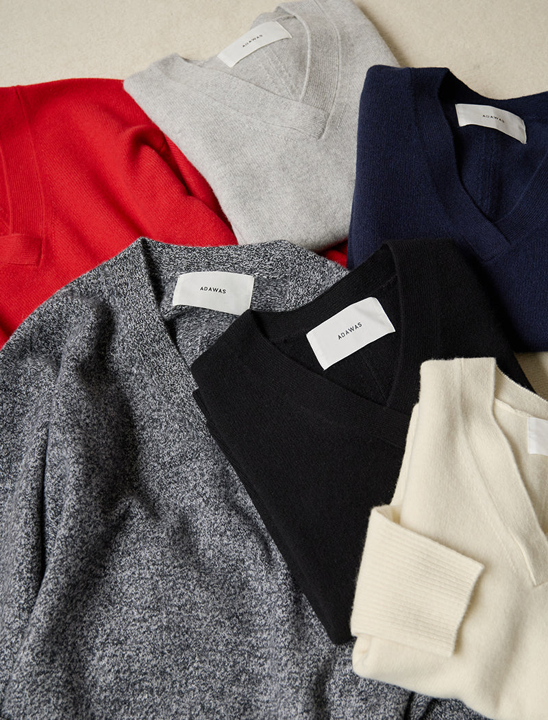 ULTRA FINE MERINO V-NECK