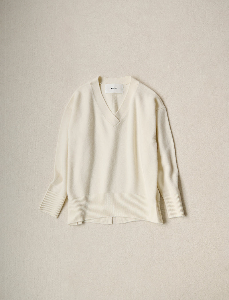 CASHMERE-BLEND V-NECK