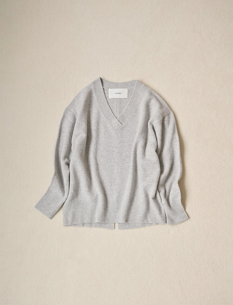 CASHMERE-BLEND V-NECK