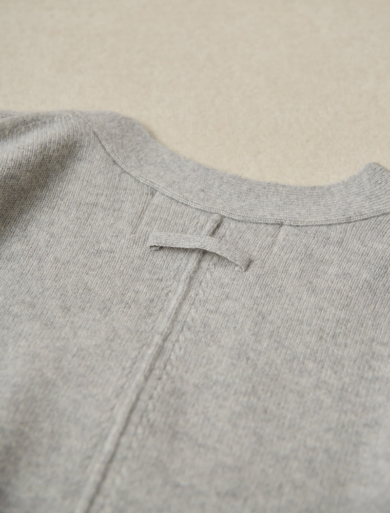 ULTRA FINE MERINO V-NECK