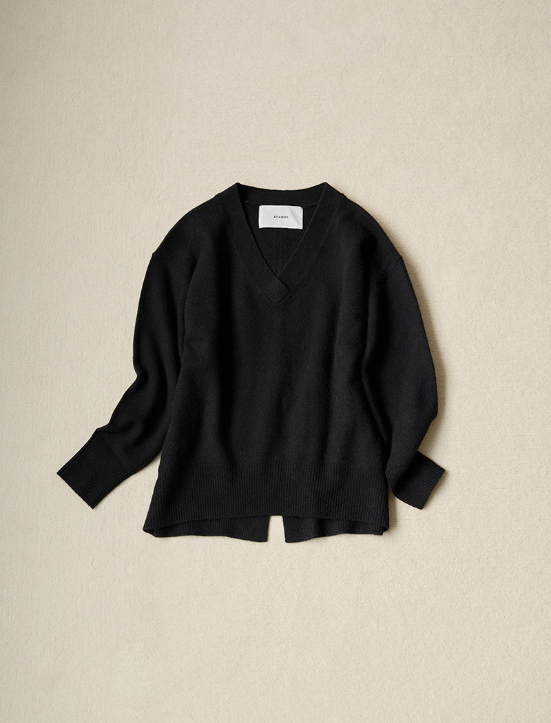 CASHMERE-BLEND V-NECK