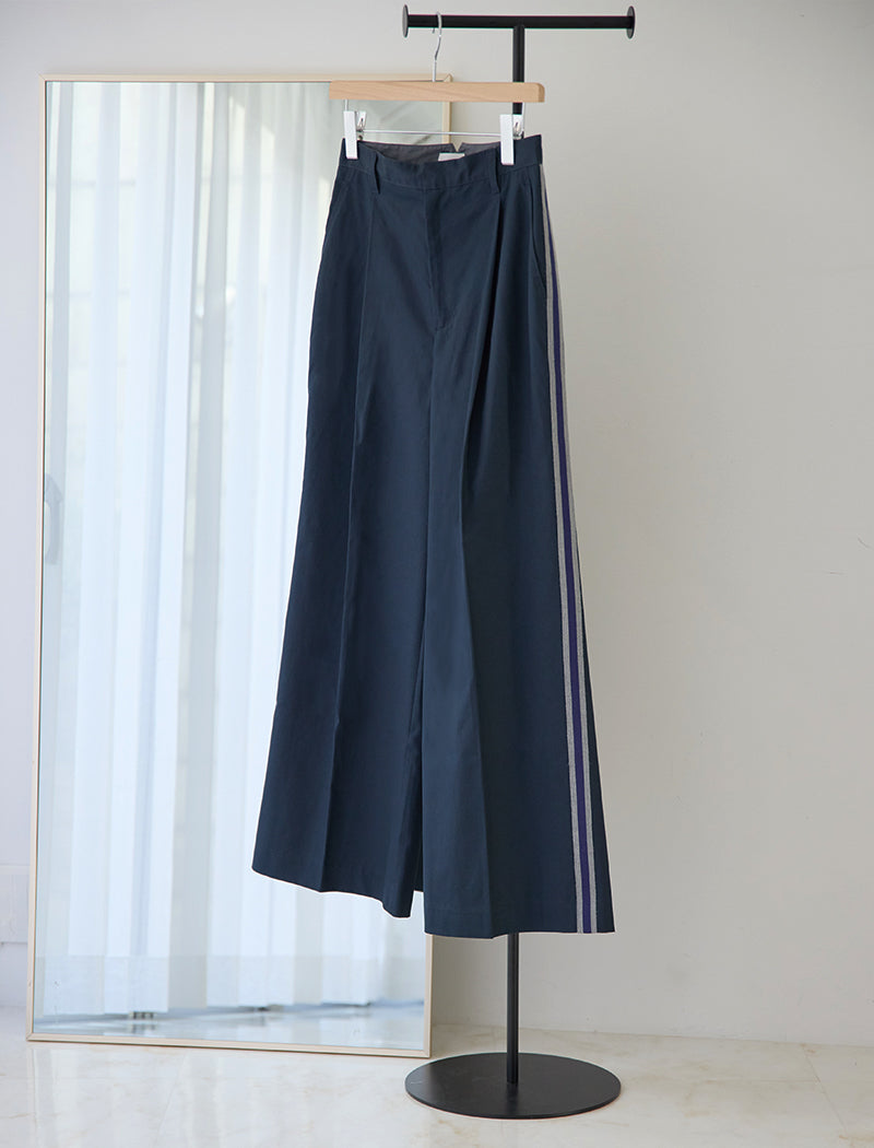 WIDE-LEG CHINO TROUSERS