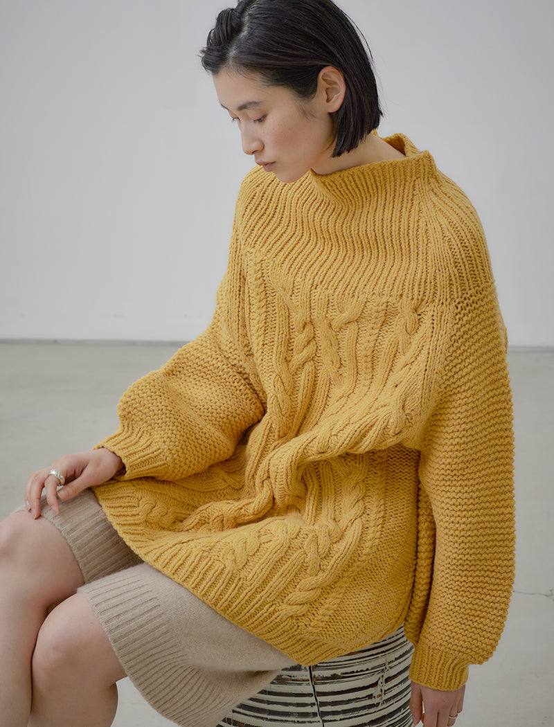 CABLE KNITED CHUNKY SWEAER