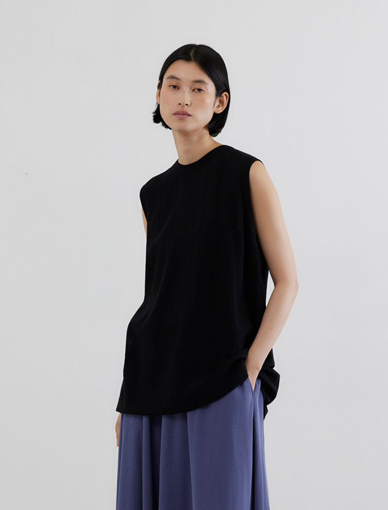 LINEN BLENDED OPEN-BACK VEST
