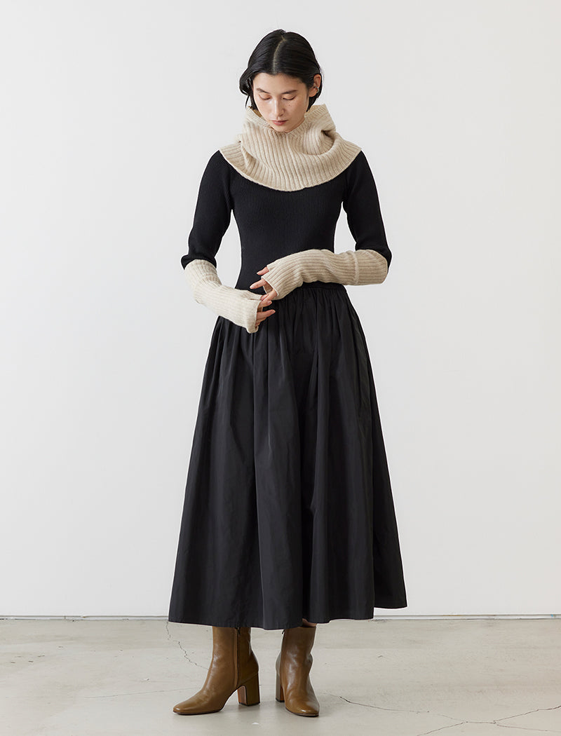 RIBBED KNIT GATHERED DRESS