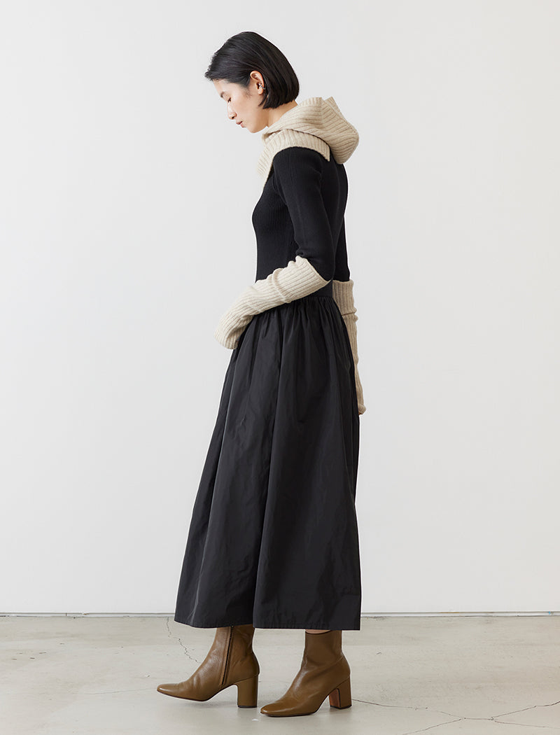 RIBBED KNIT GATHERED DRESS