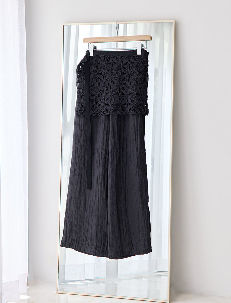 带绣花两件套裤装