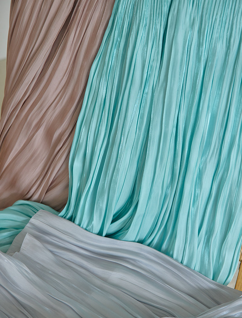 SHINY TEXTURED PLEATED SKIRT