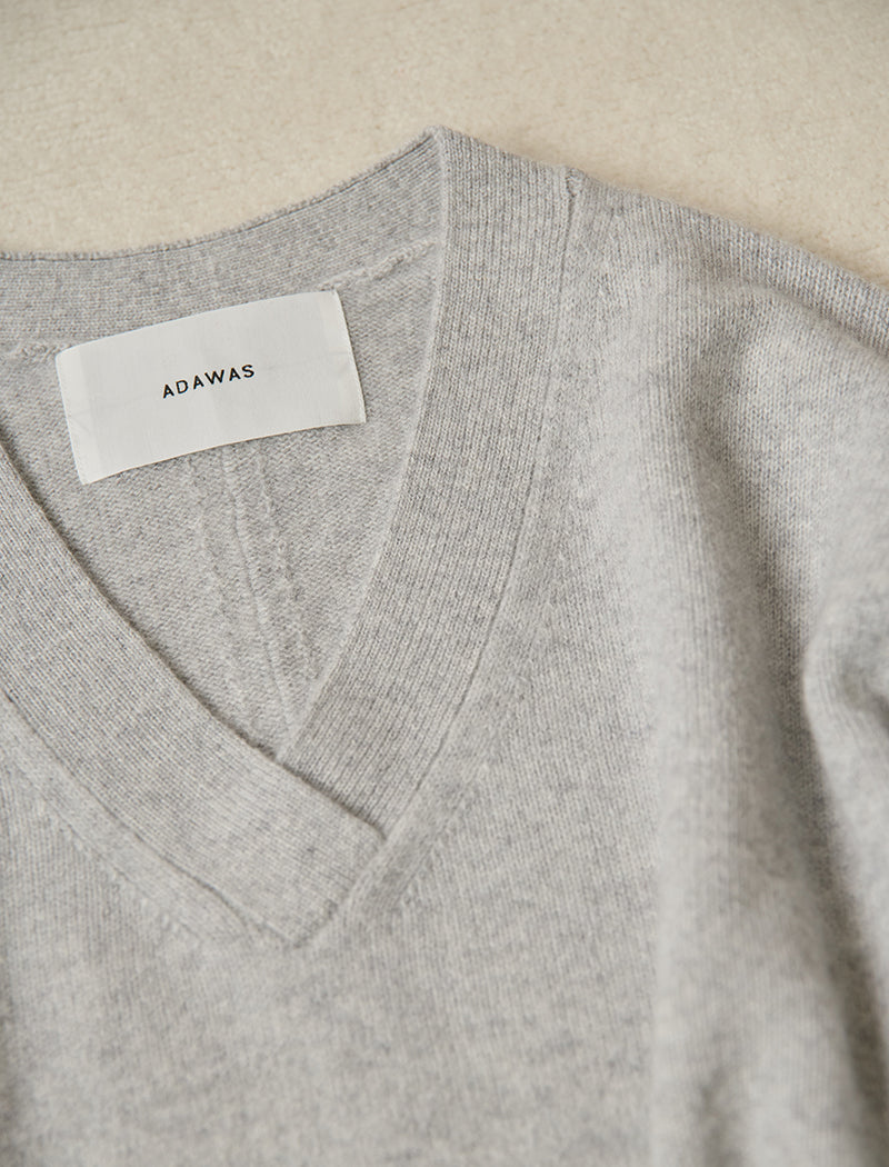 CASHMERE-BLEND V-NECK