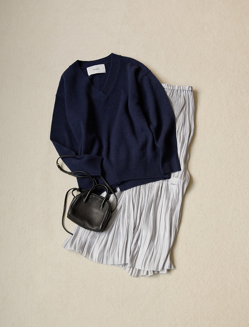 CASHMERE-BLEND V-NECK