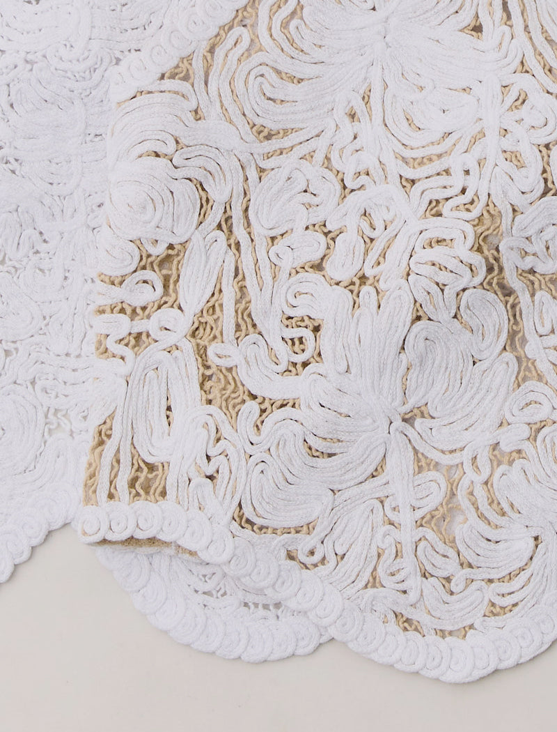 FLORAL EMBROIDERED APRON